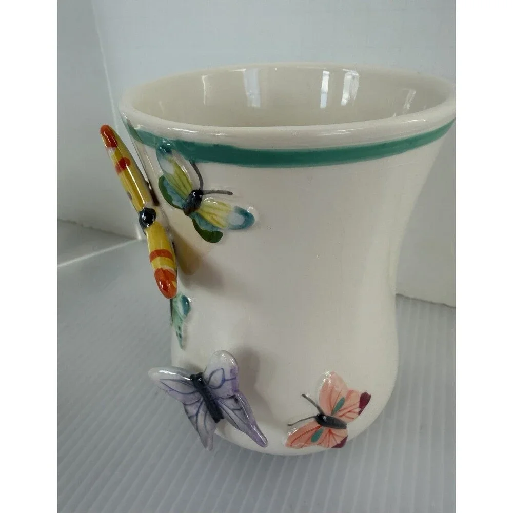 Allure 3D Butterfly Cup Vase Holder Y2K Bathroom Decor Cottage Core Shabby Chic